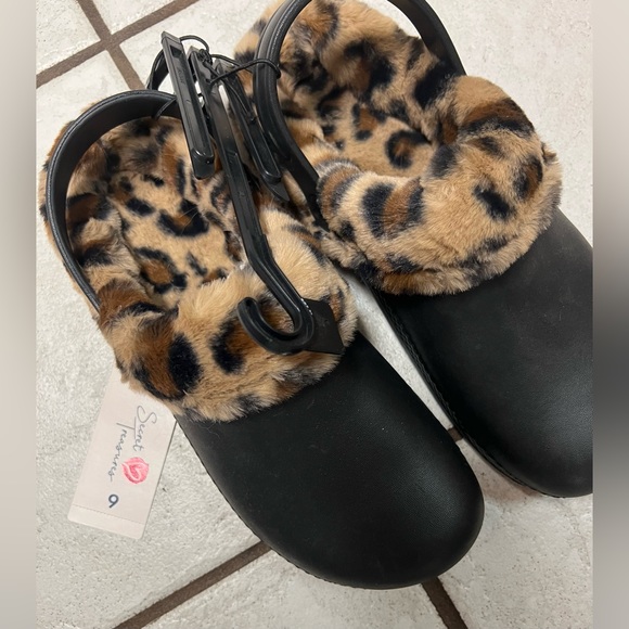 Sweet Treasures black Croc-like shoes with leopard fur- new with tags- Size 9 - Picture 1 of 3